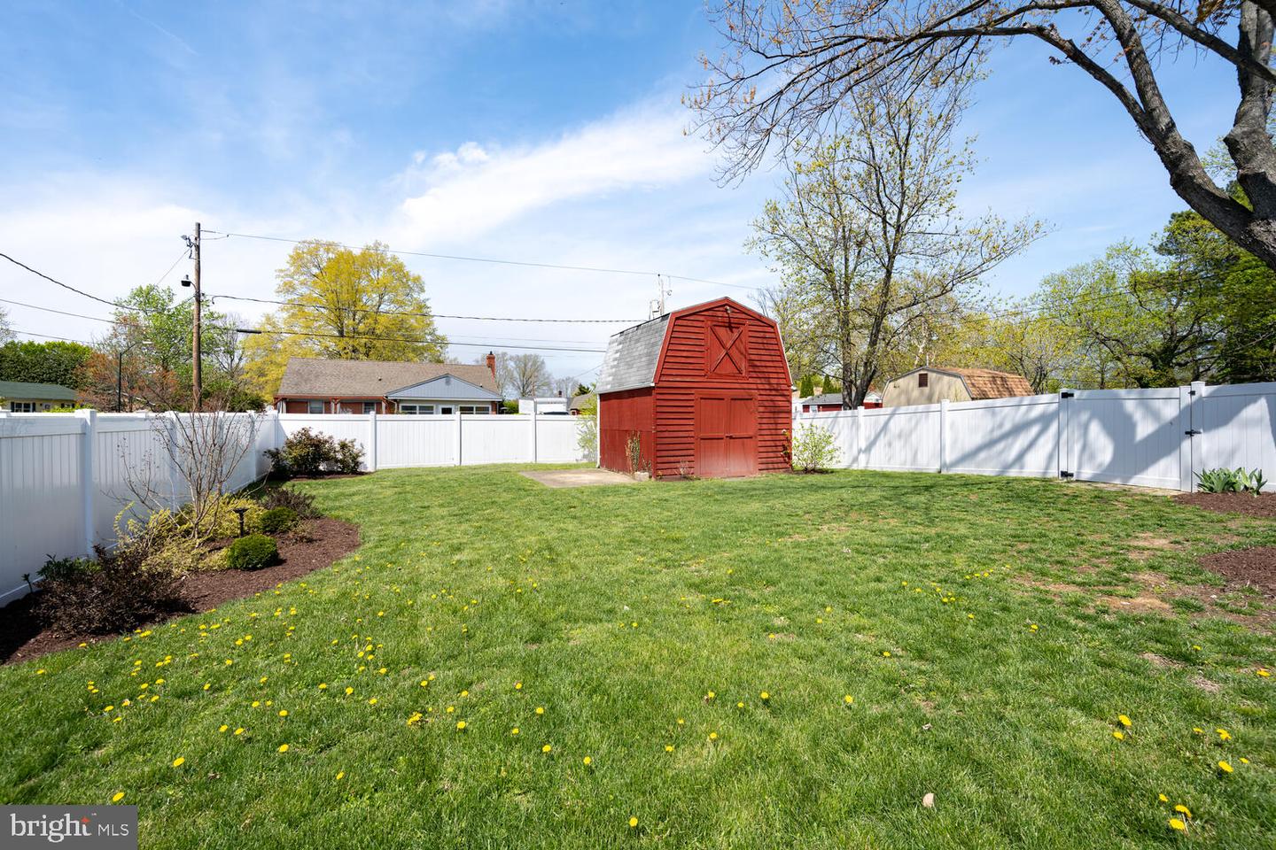 627 Elizabeth St