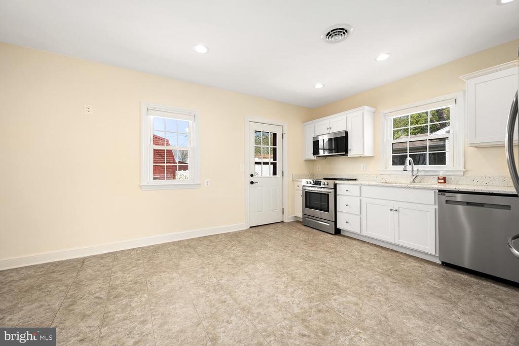 627 Elizabeth St