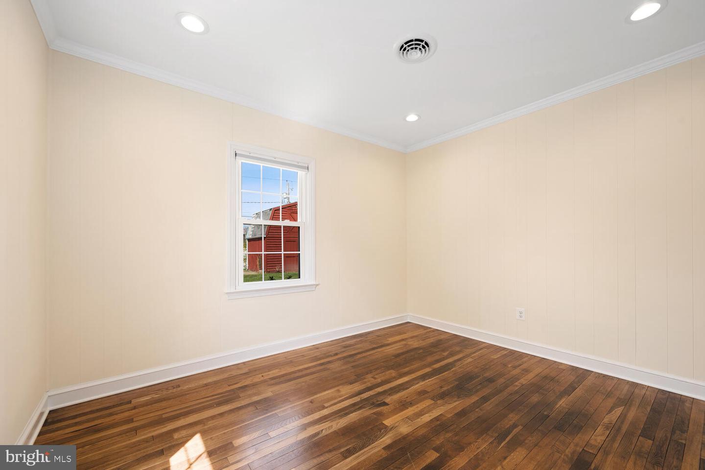 627 Elizabeth St