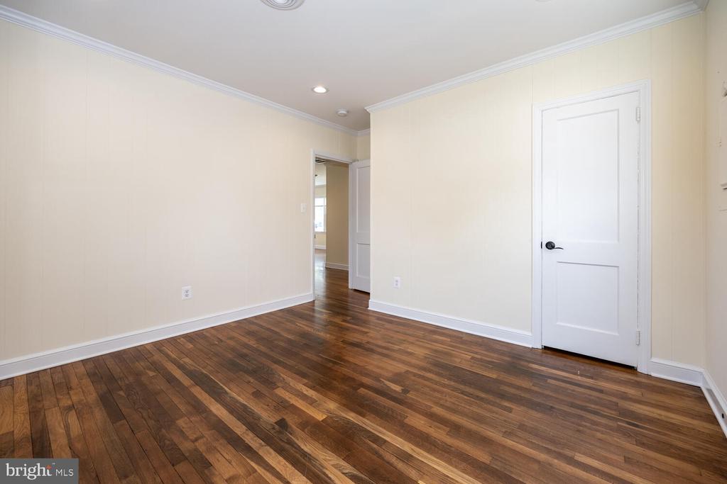 627 Elizabeth St
