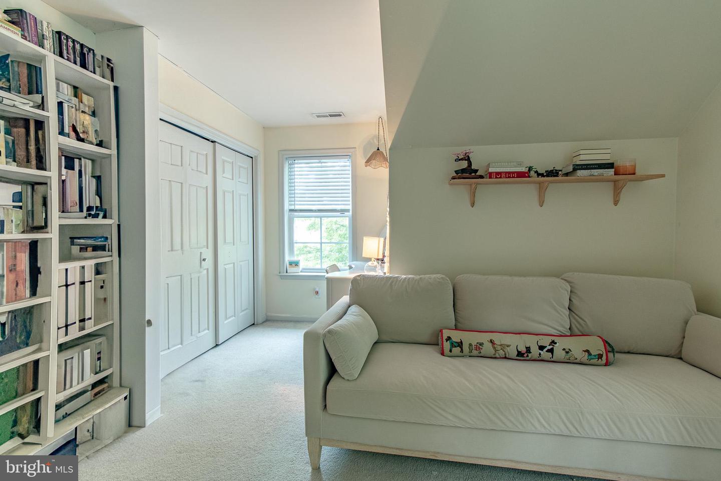 7896 Hart Glen
