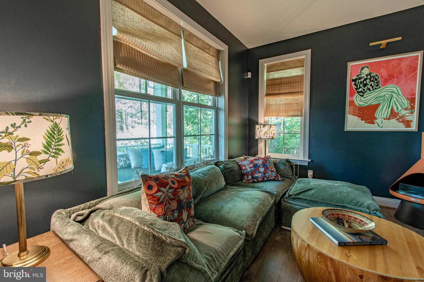 7896 Hart Glen