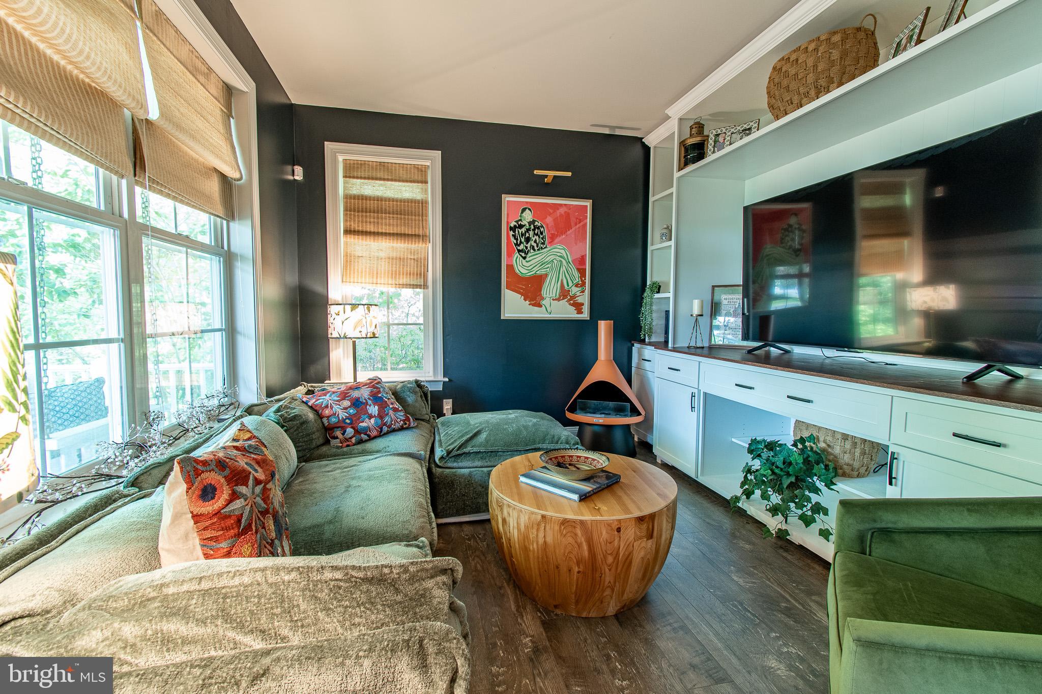 7896 Hart Glen