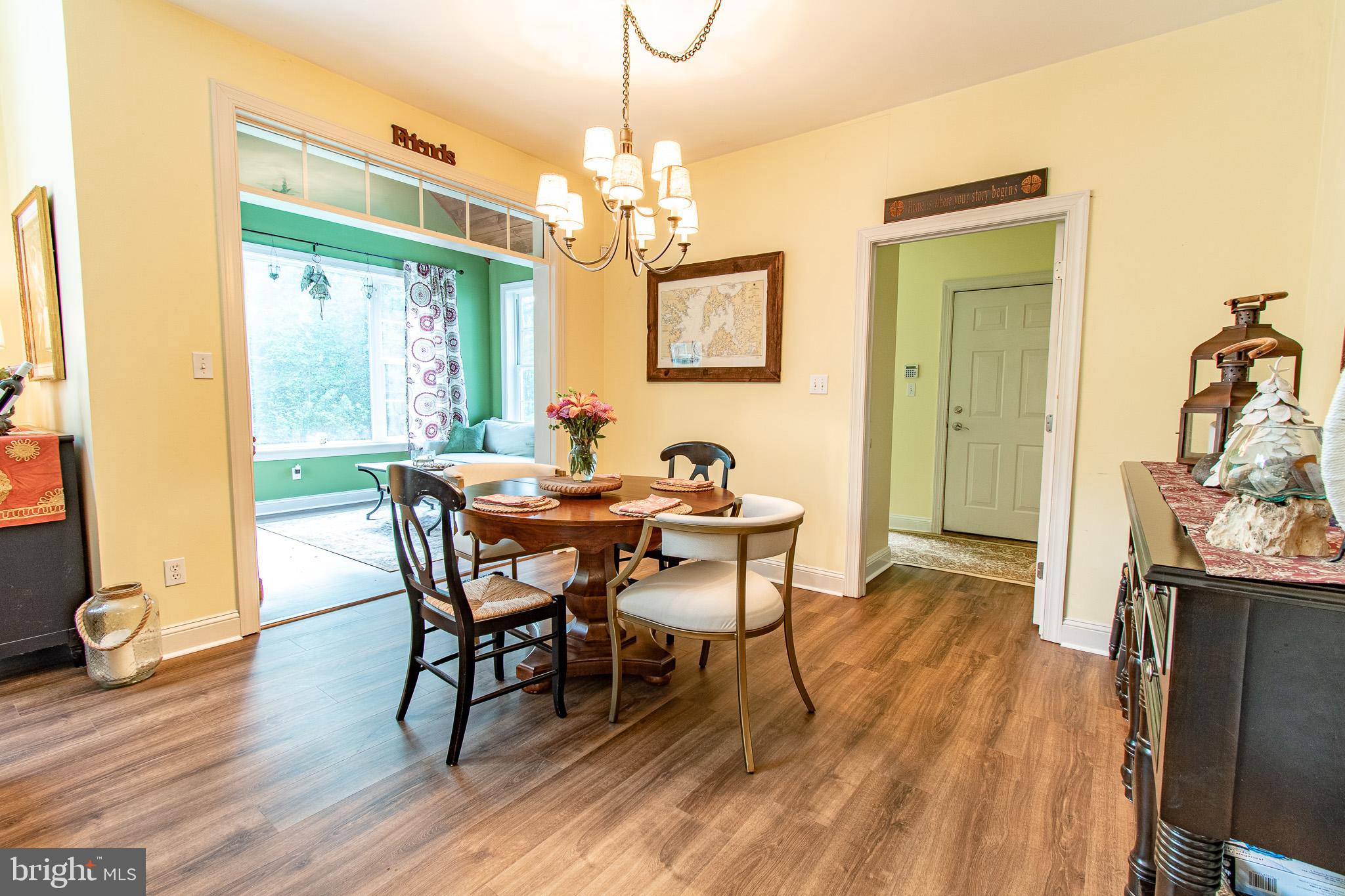 7896 Hart Glen