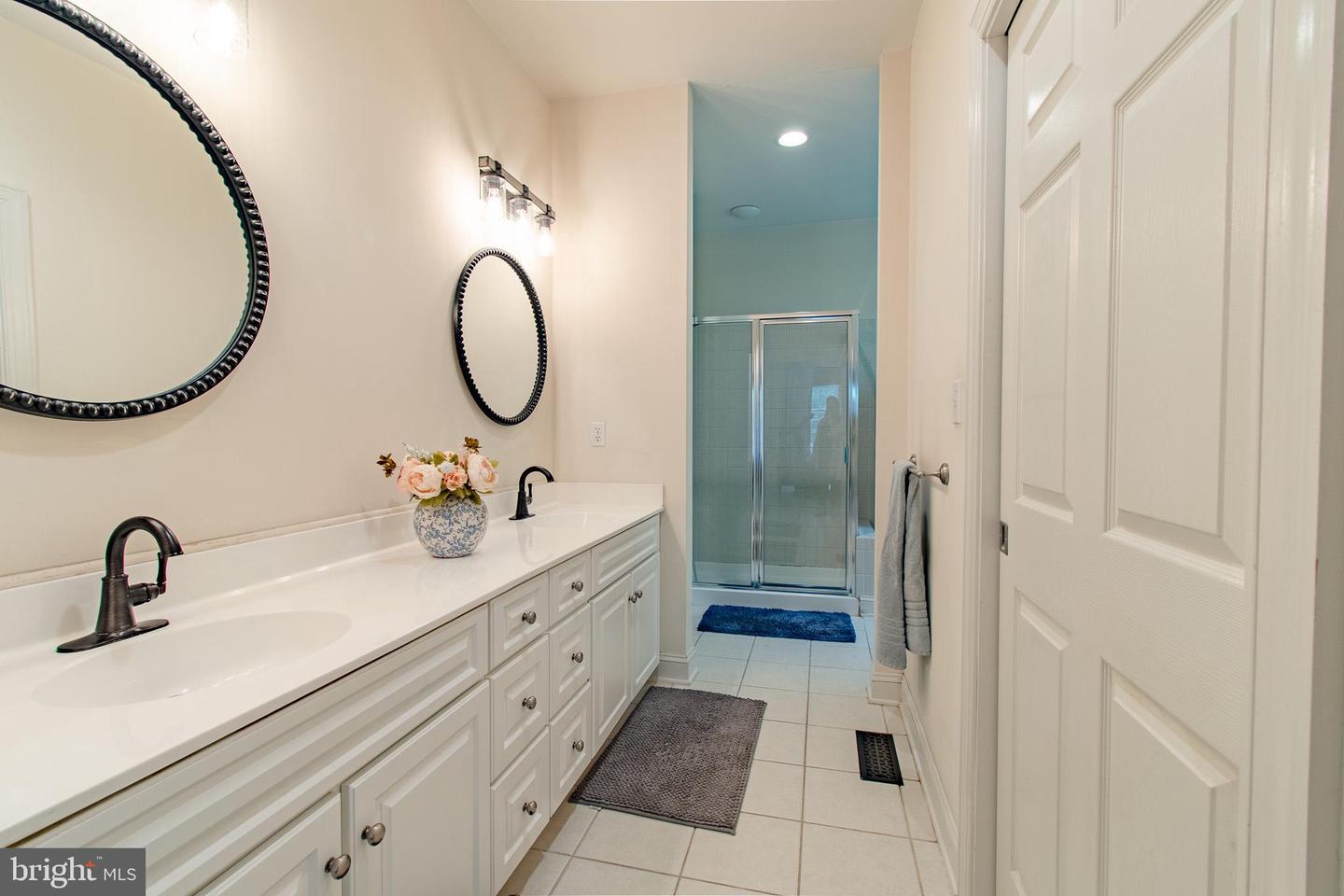 7896 Hart Glen
