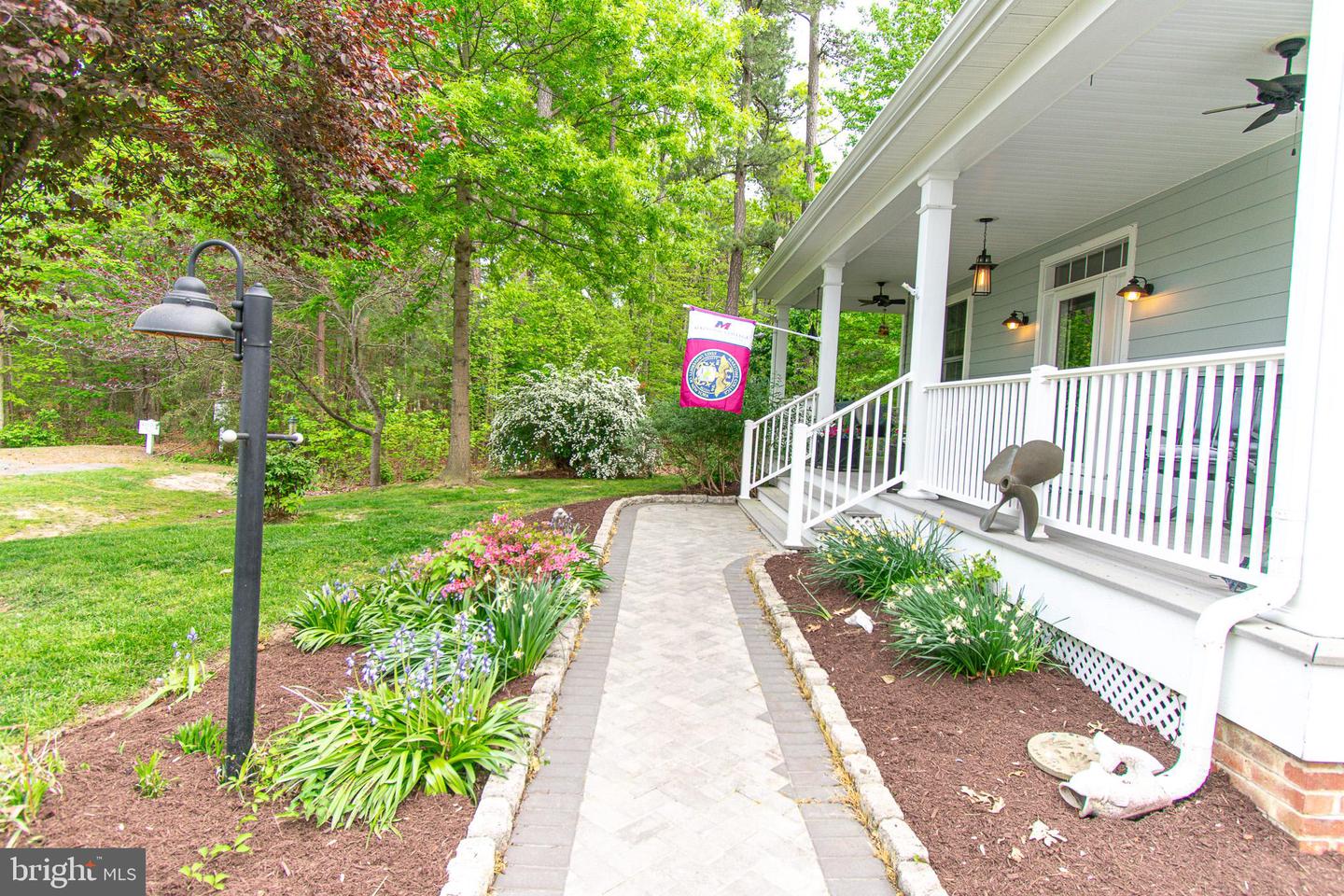 7896 Hart Glen