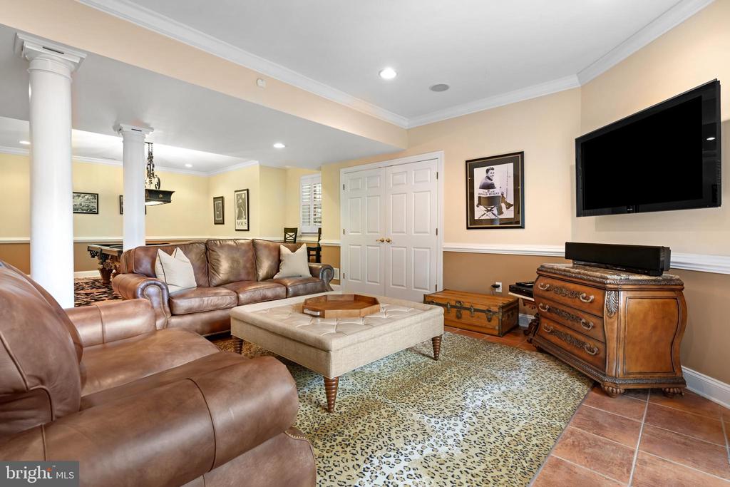 13543 Rustling Oaks Dr