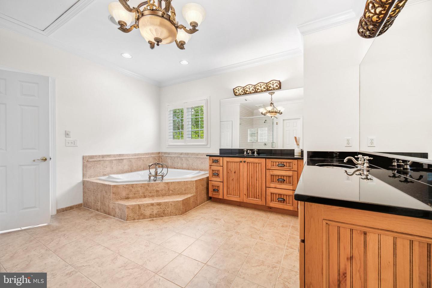 13543 Rustling Oaks Dr