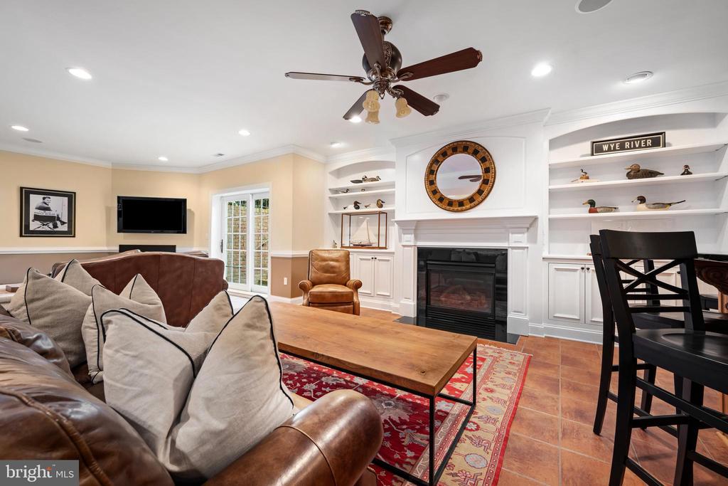 13543 Rustling Oaks Dr