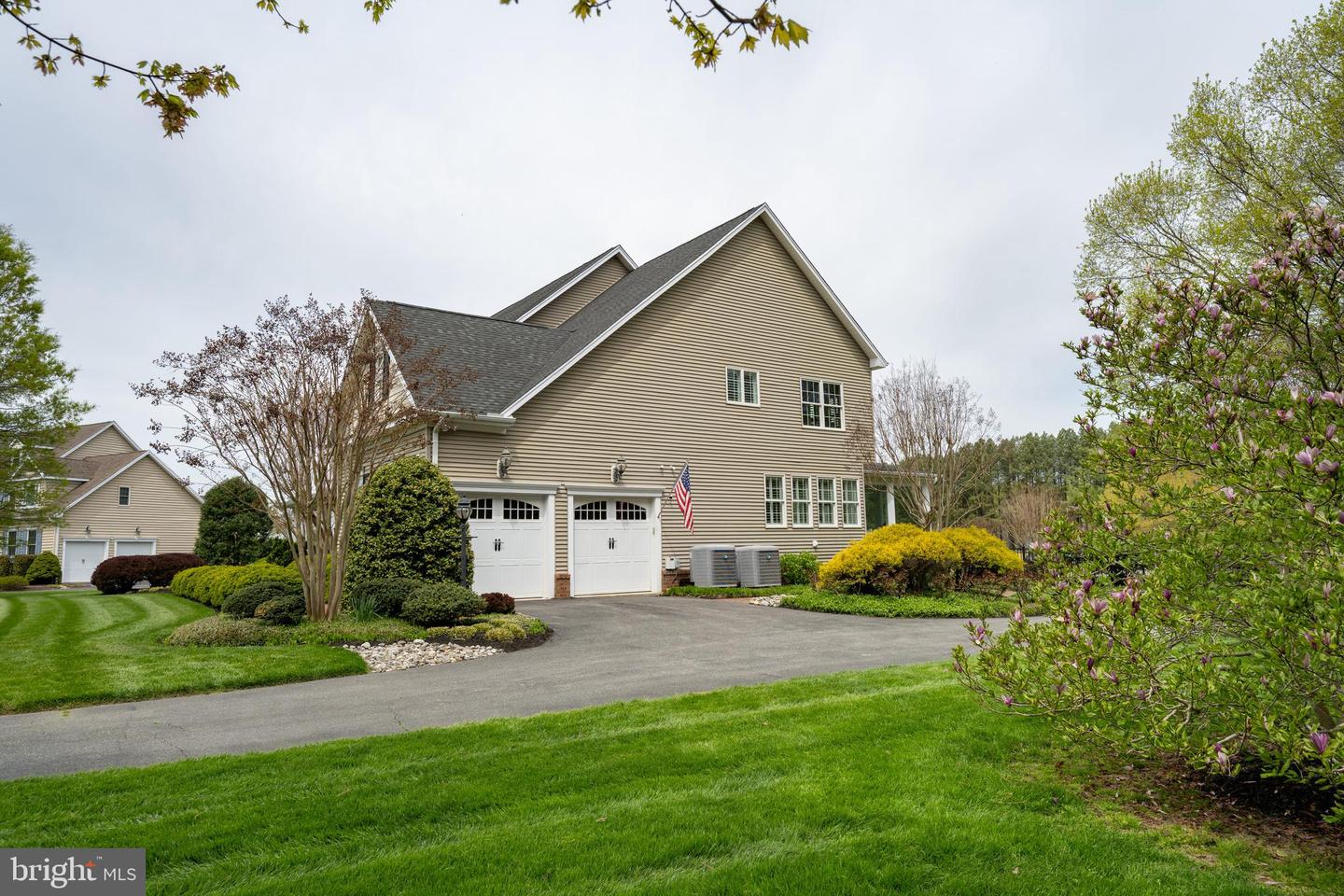 13543 Rustling Oaks Dr