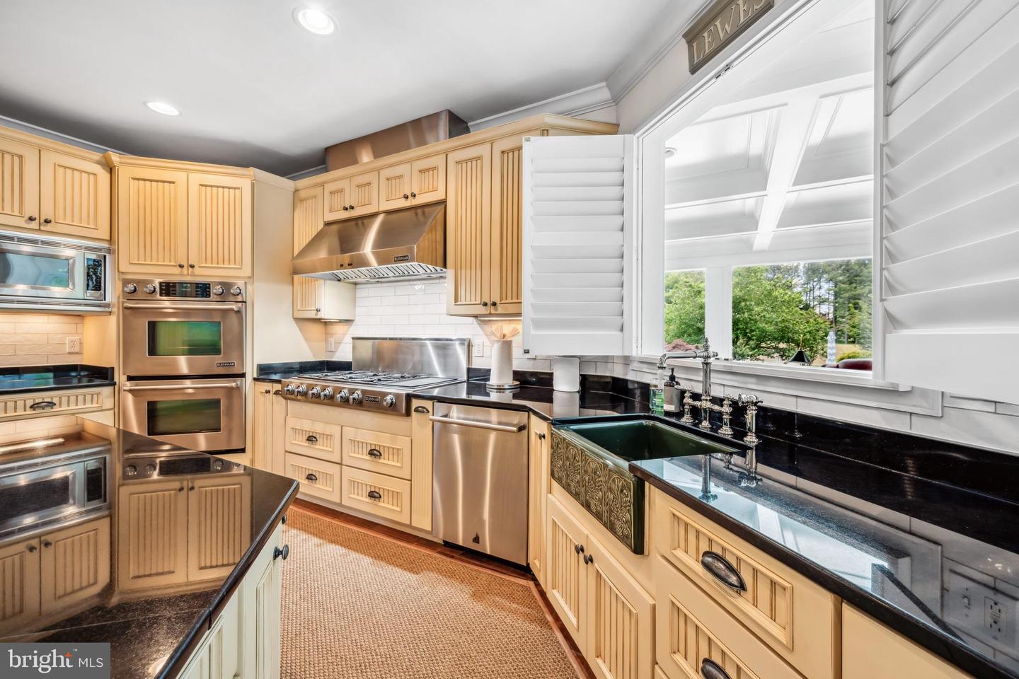 13543 Rustling Oaks Dr