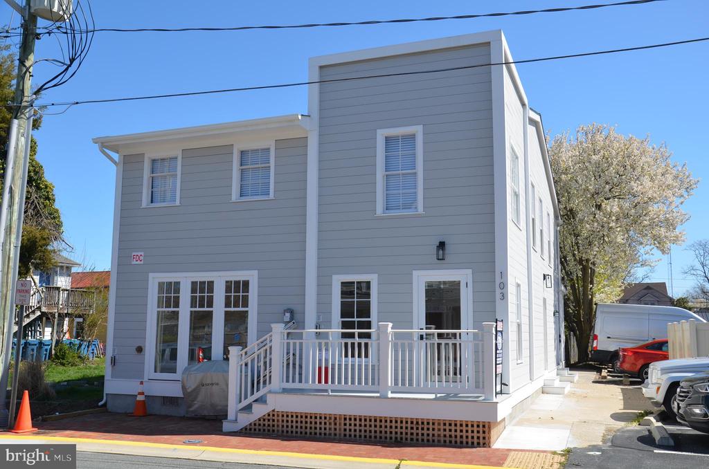 103 Fremont St