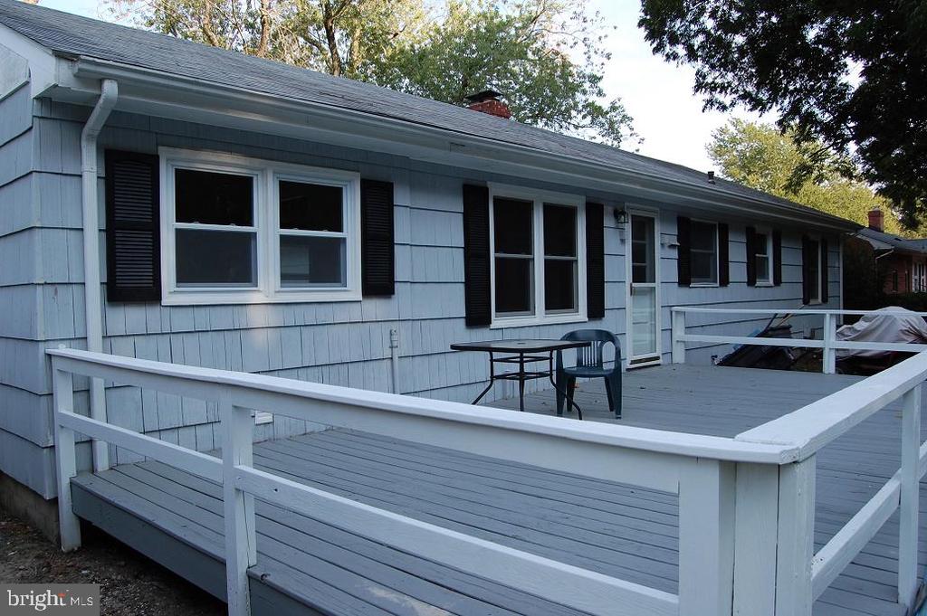 1016 RIVERVIEW TER
