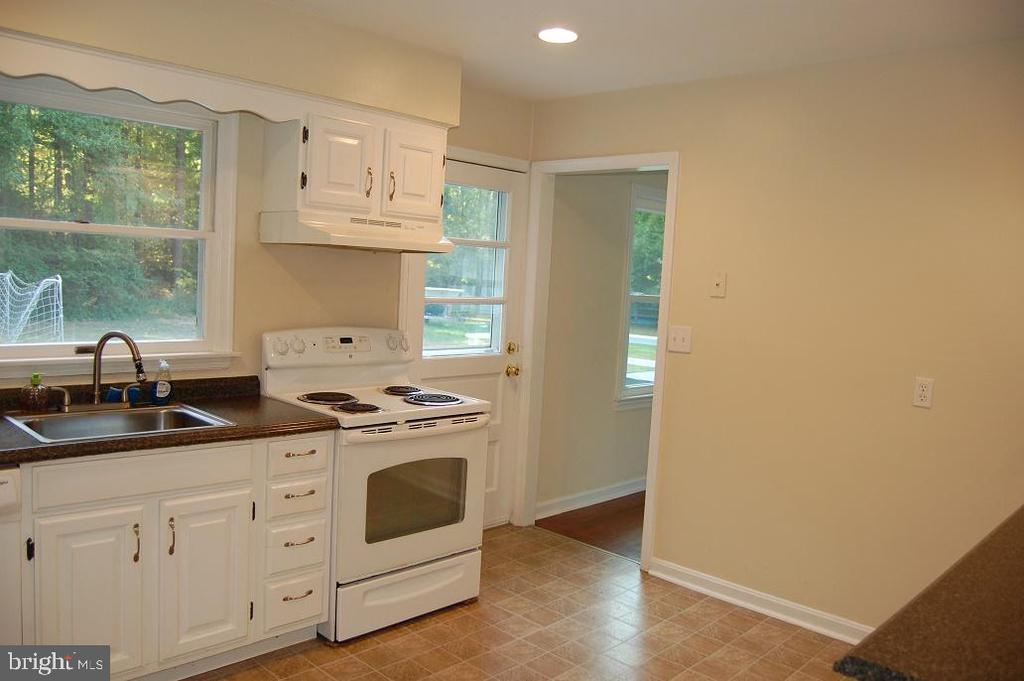 1016 RIVERVIEW TER