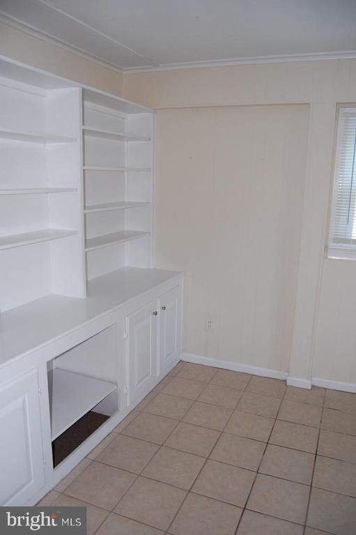 1016 RIVERVIEW TER