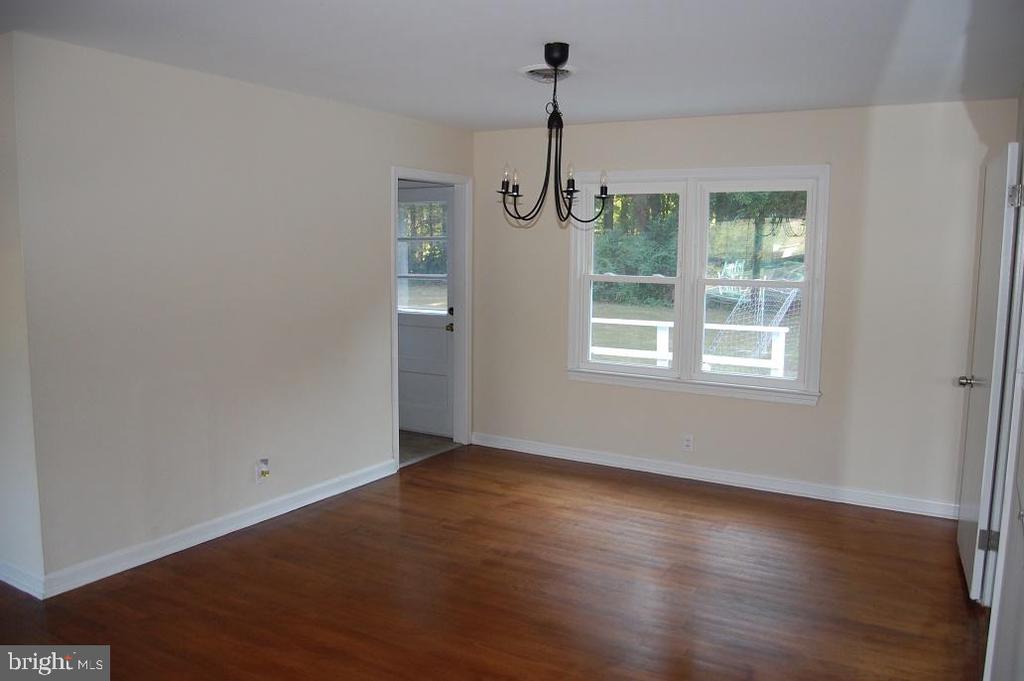 1016 RIVERVIEW TER