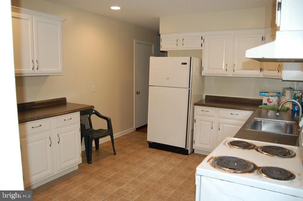 1016 RIVERVIEW TER