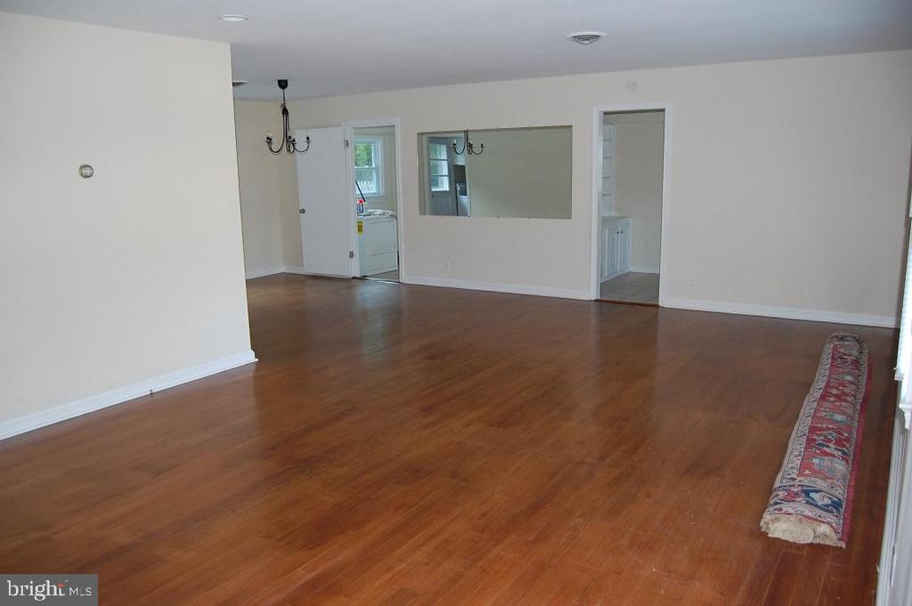 1016 RIVERVIEW TER