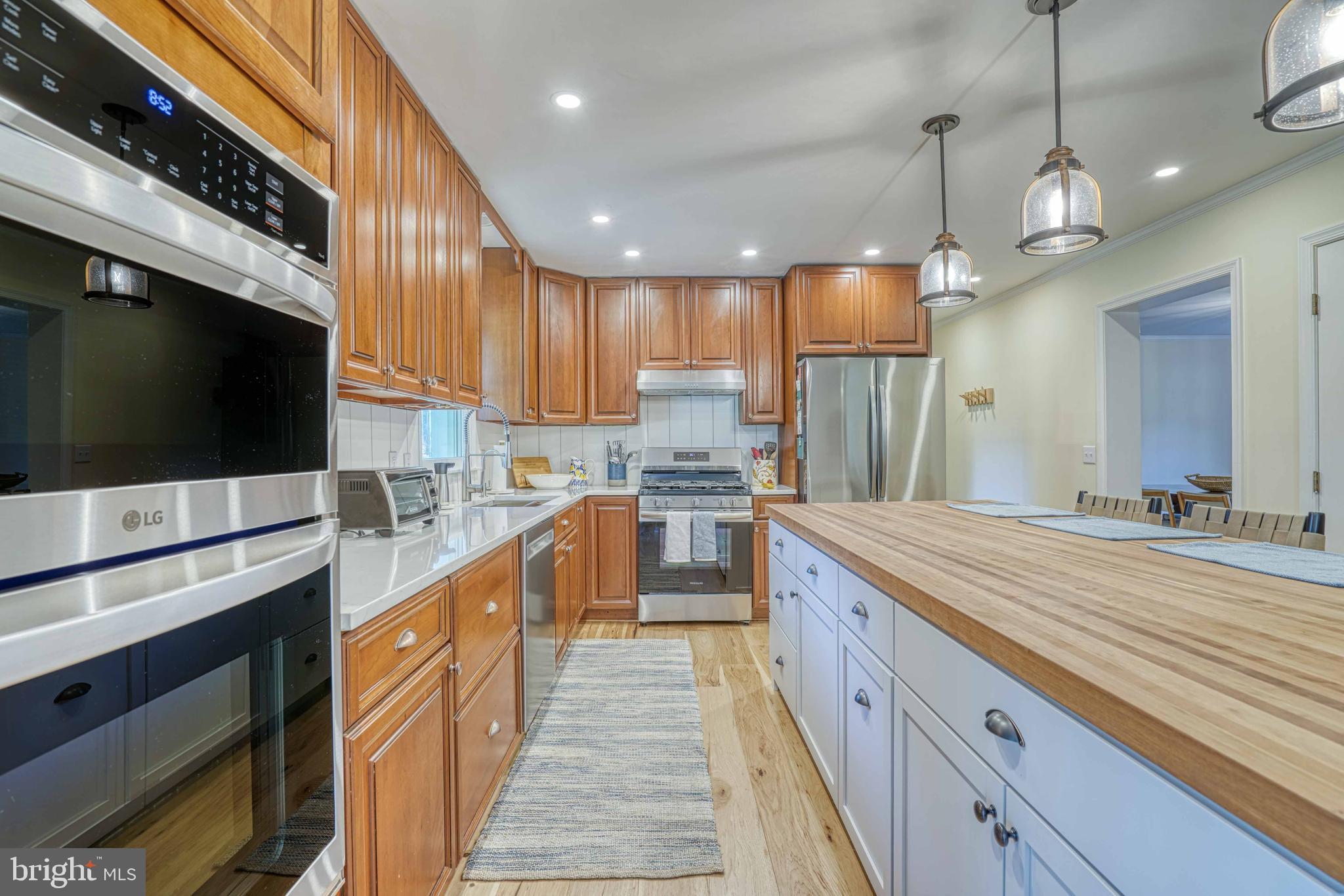 26337 ARCADIA SHORES CIR