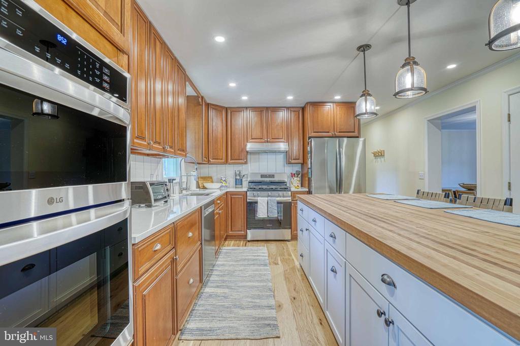 26337 ARCADIA SHORES CIR