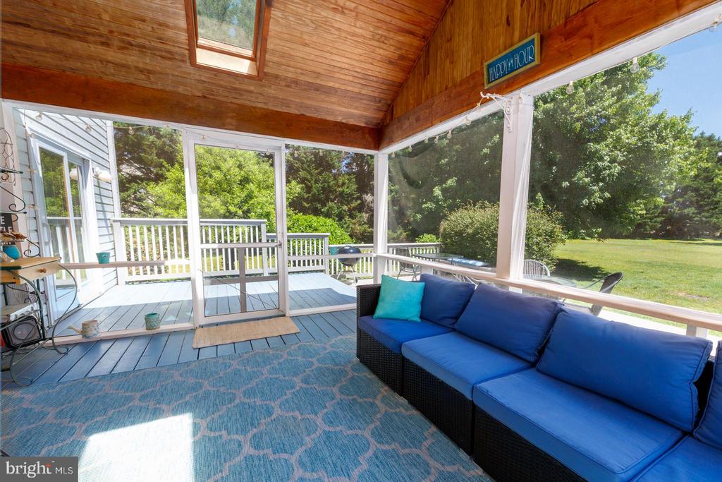 5395 Wellington Dr