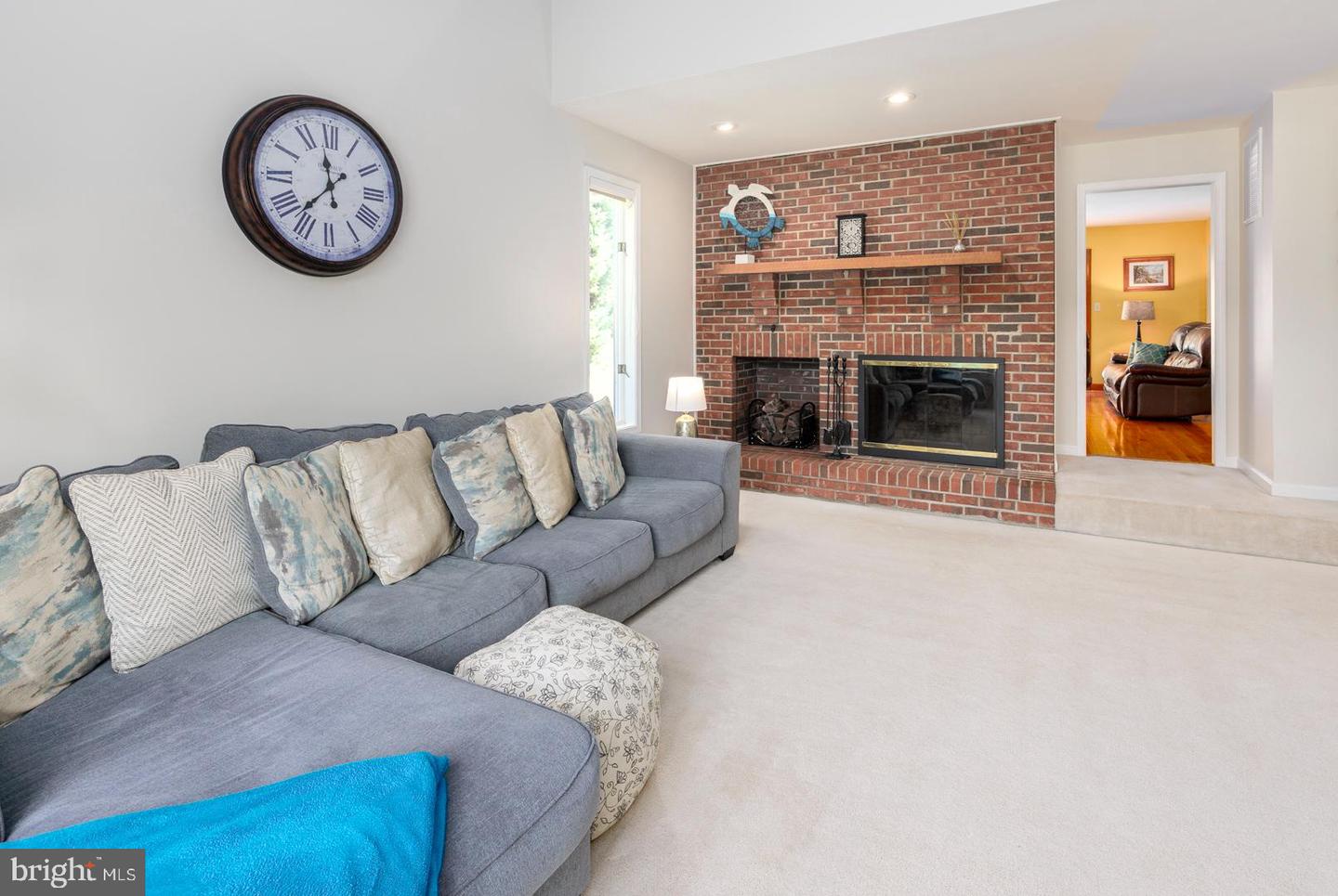5395 Wellington Dr