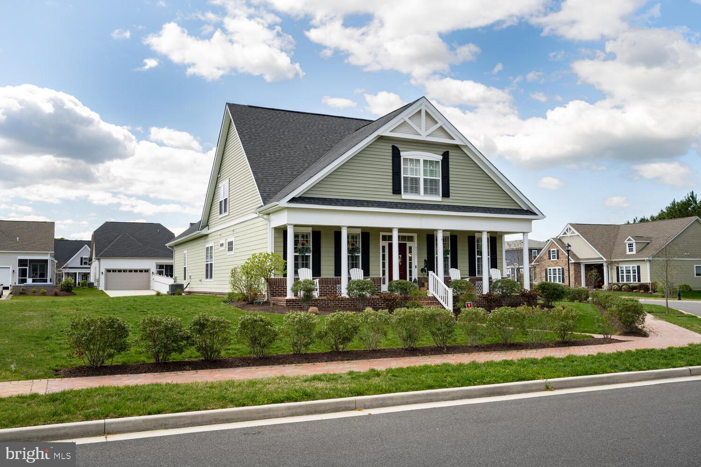 8127 Easton Village Dr