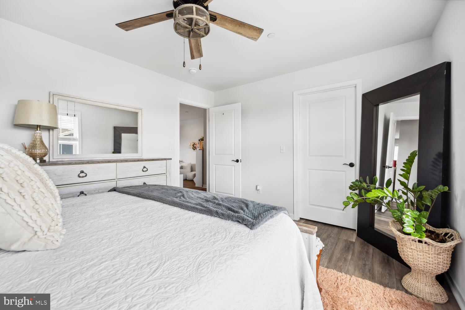 8127 Easton Village Dr