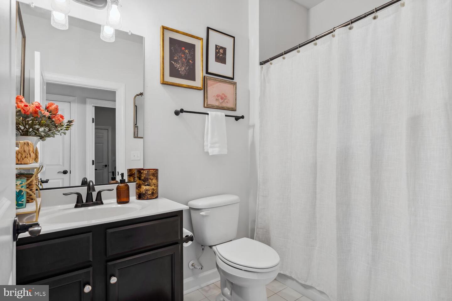 8127 Easton Village Dr