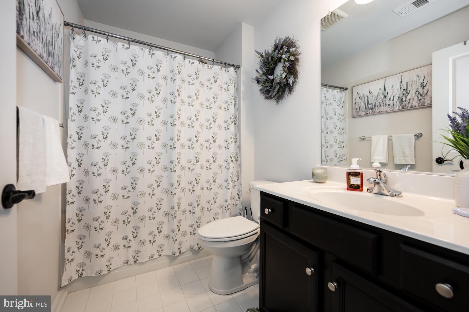8127 Easton Village Dr