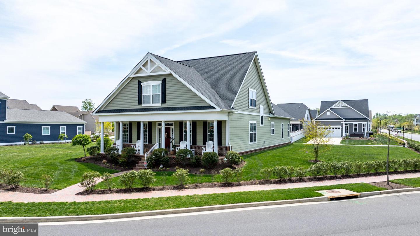 8127 Easton Village Dr