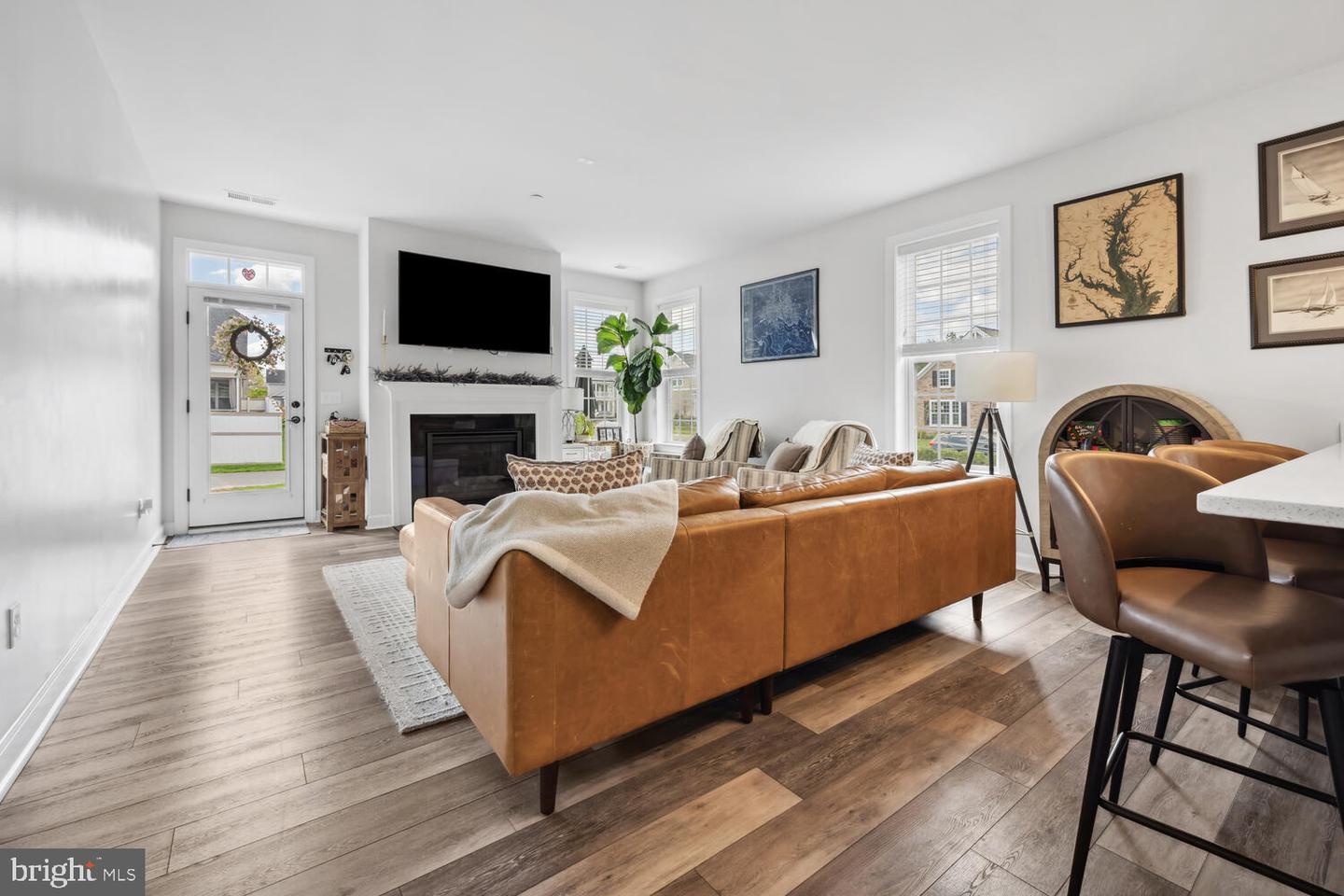 8127 Easton Village Dr