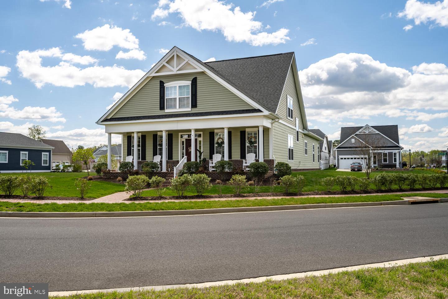 8127 Easton Village Dr