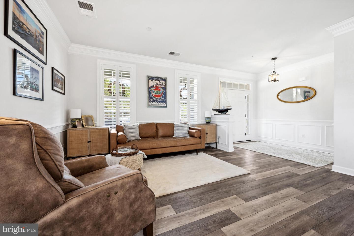 8127 Easton Village Dr