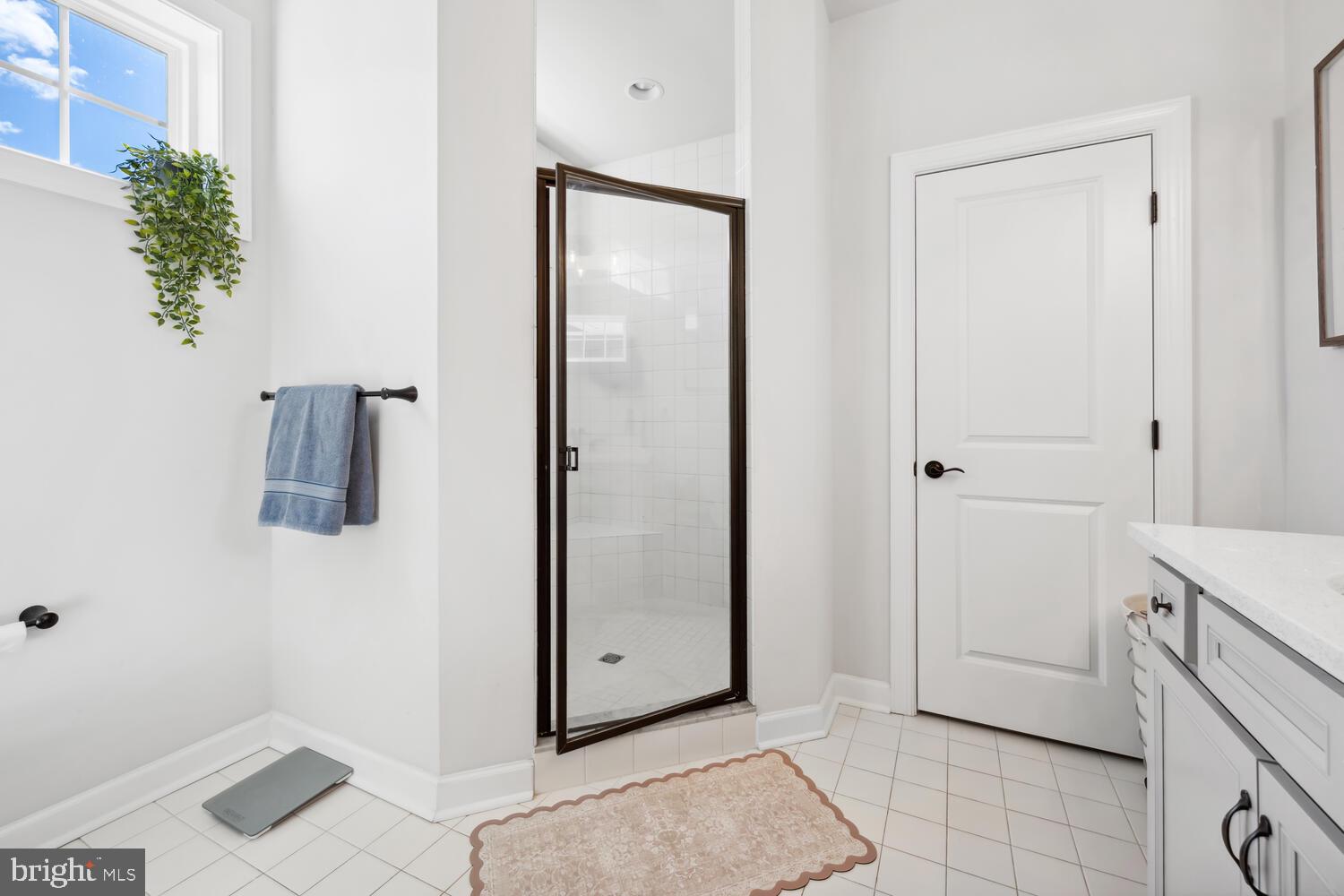 8127 Easton Village Dr