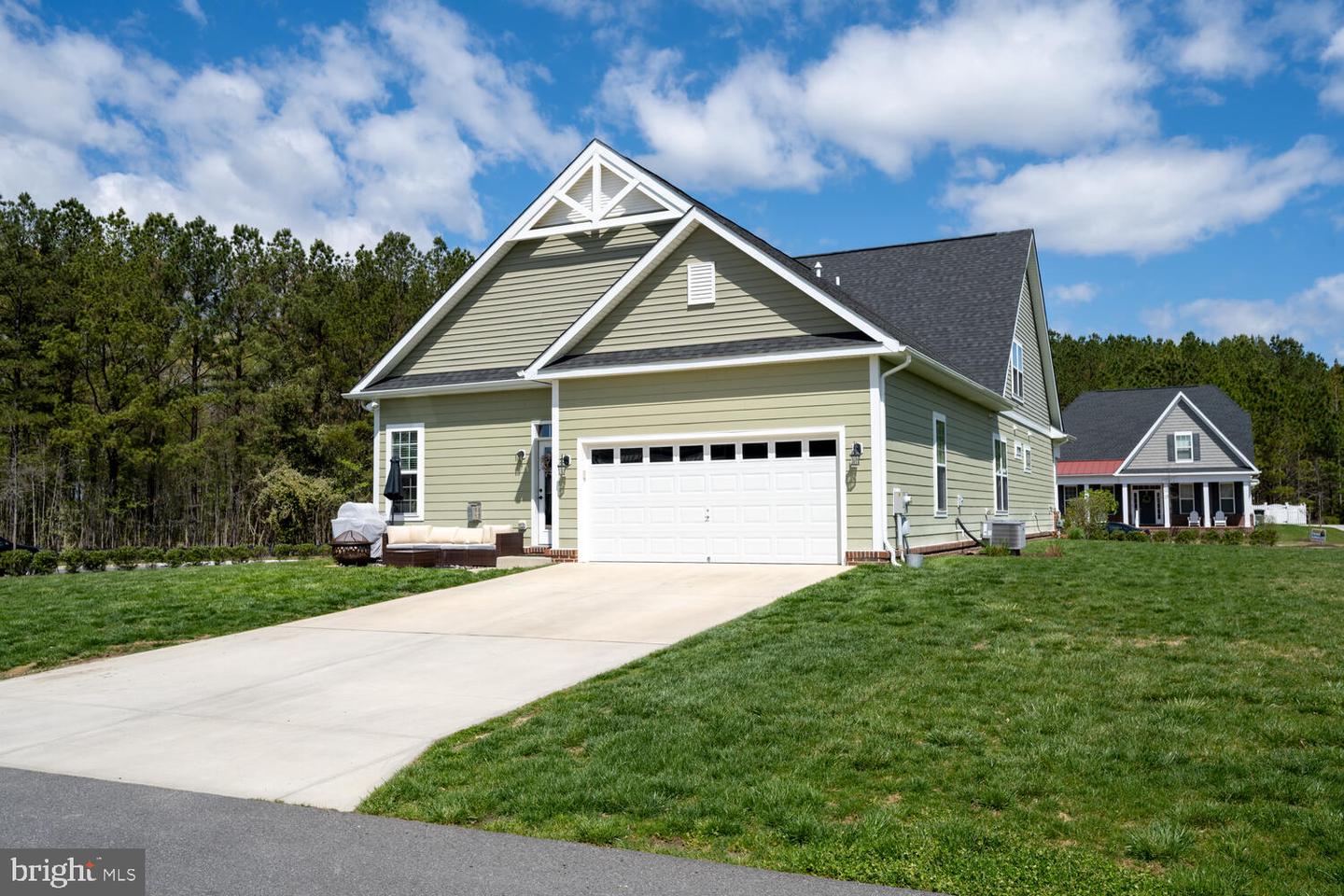 8127 Easton Village Dr