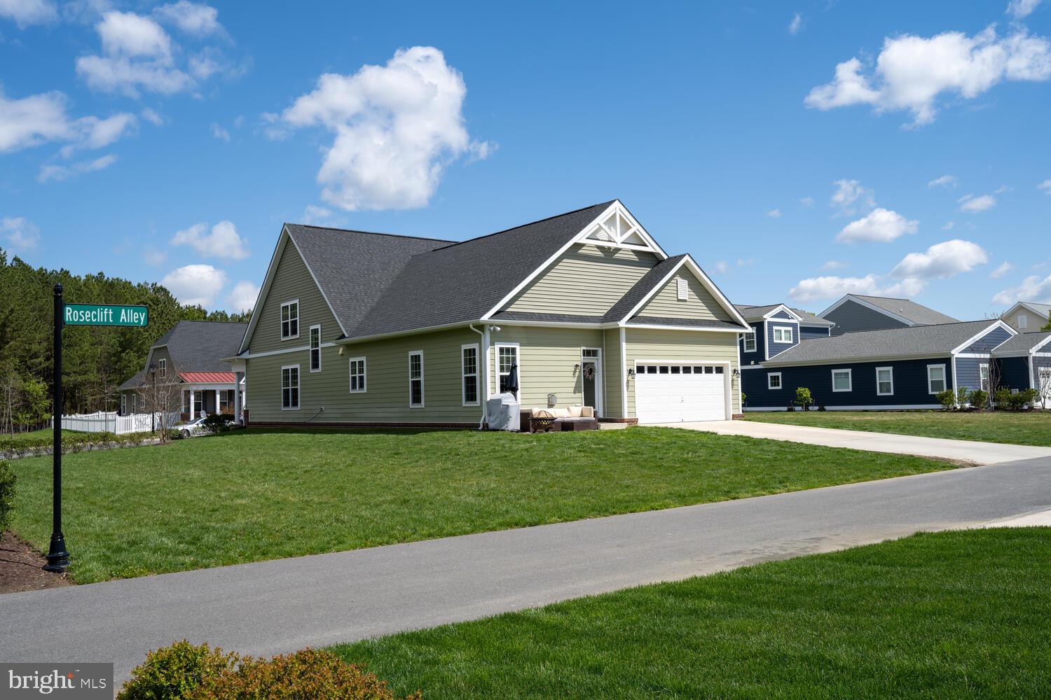 8127 Easton Village Dr