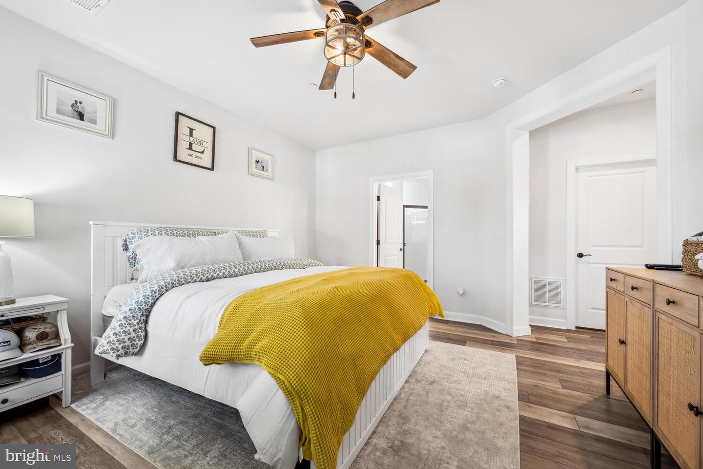8127 Easton Village Dr