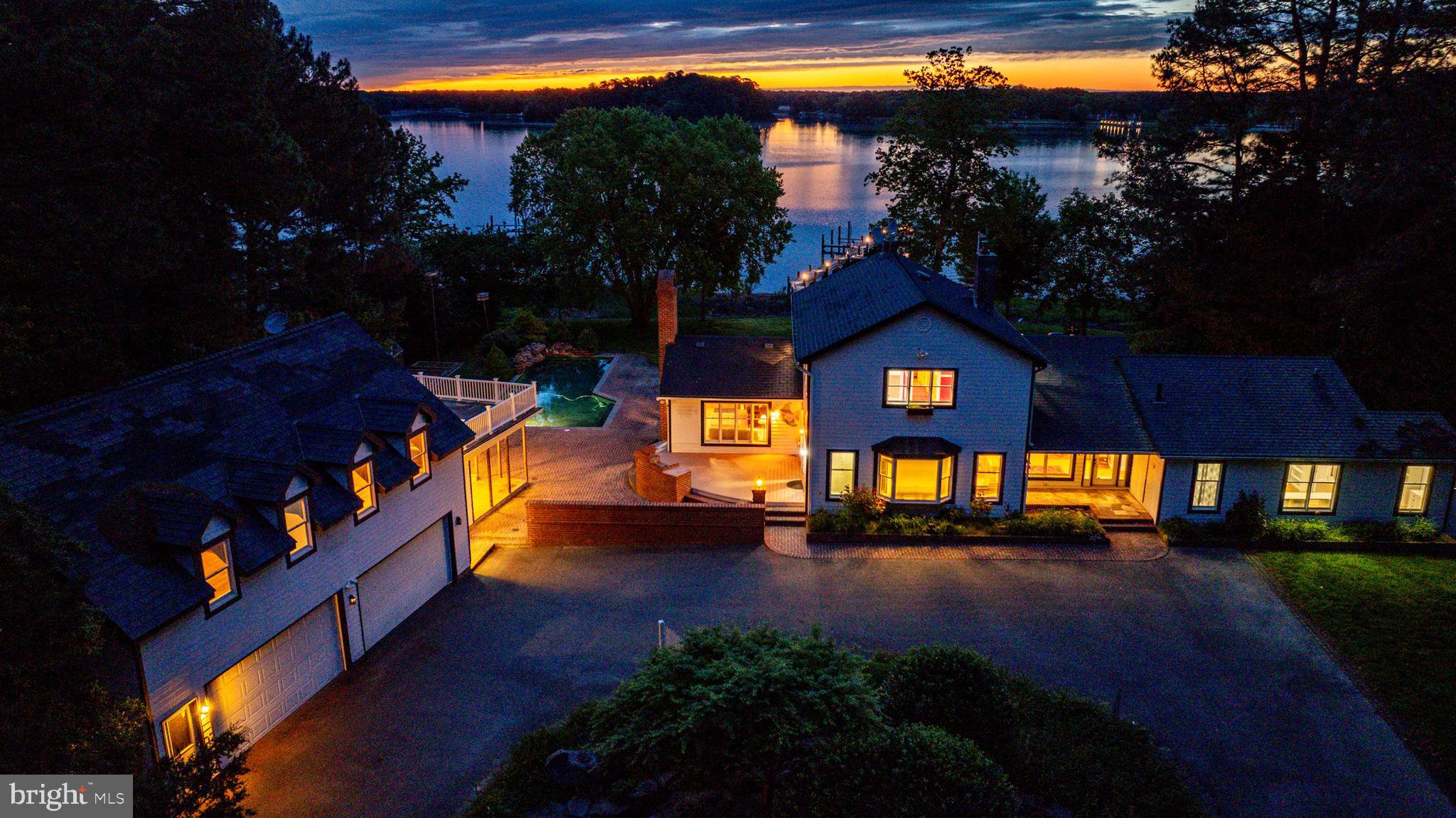 6884 Travelers Rest Cir