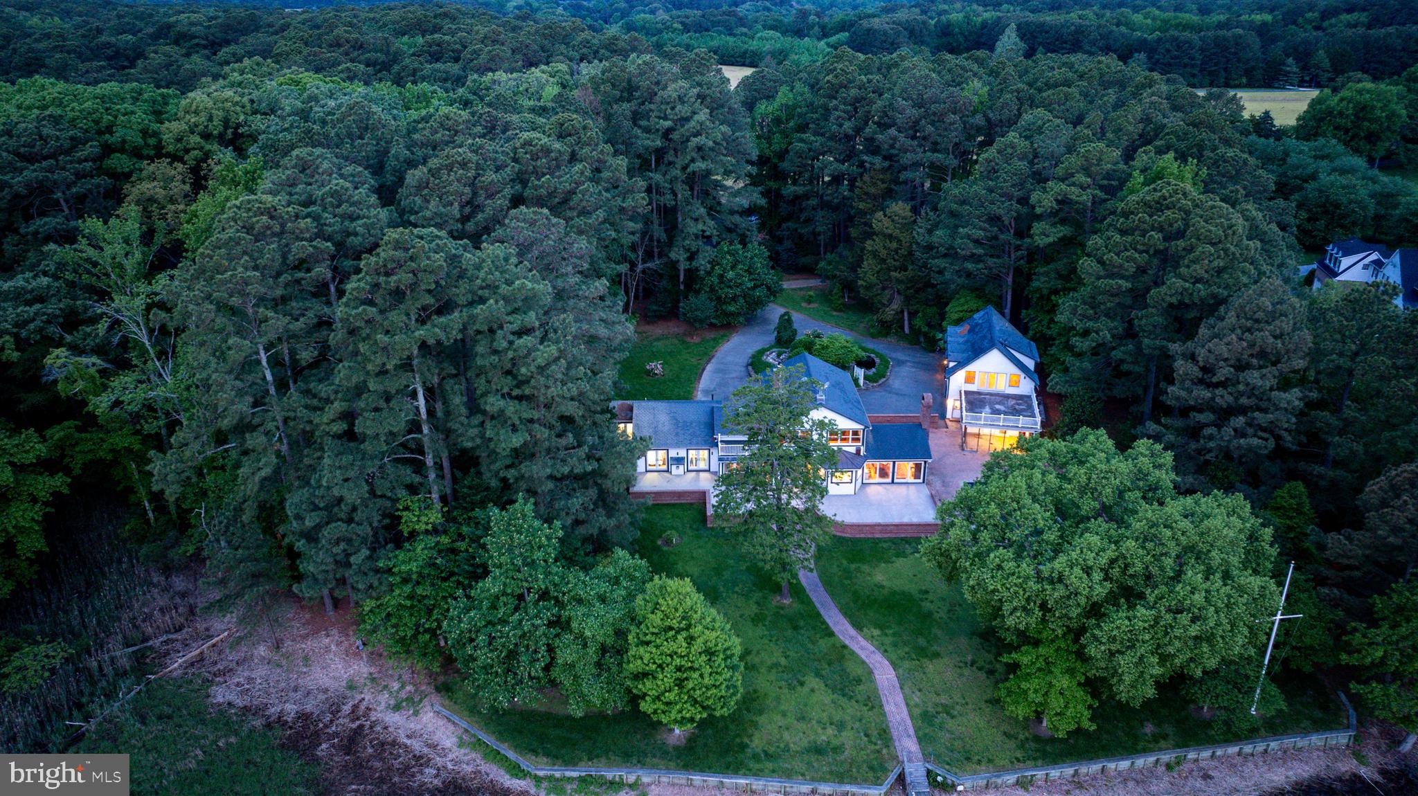 6884 Travelers Rest Cir