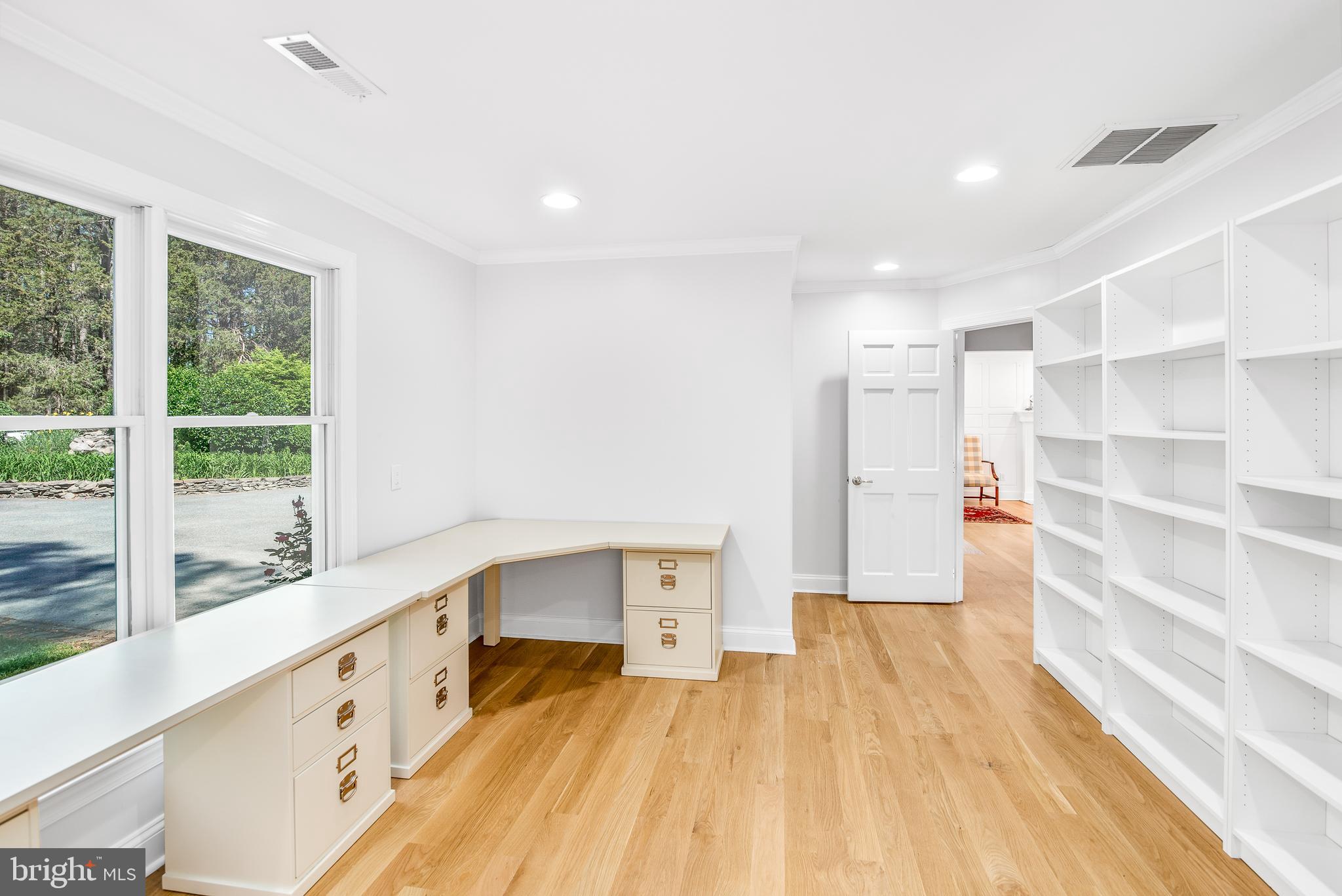 6884 Travelers Rest Cir