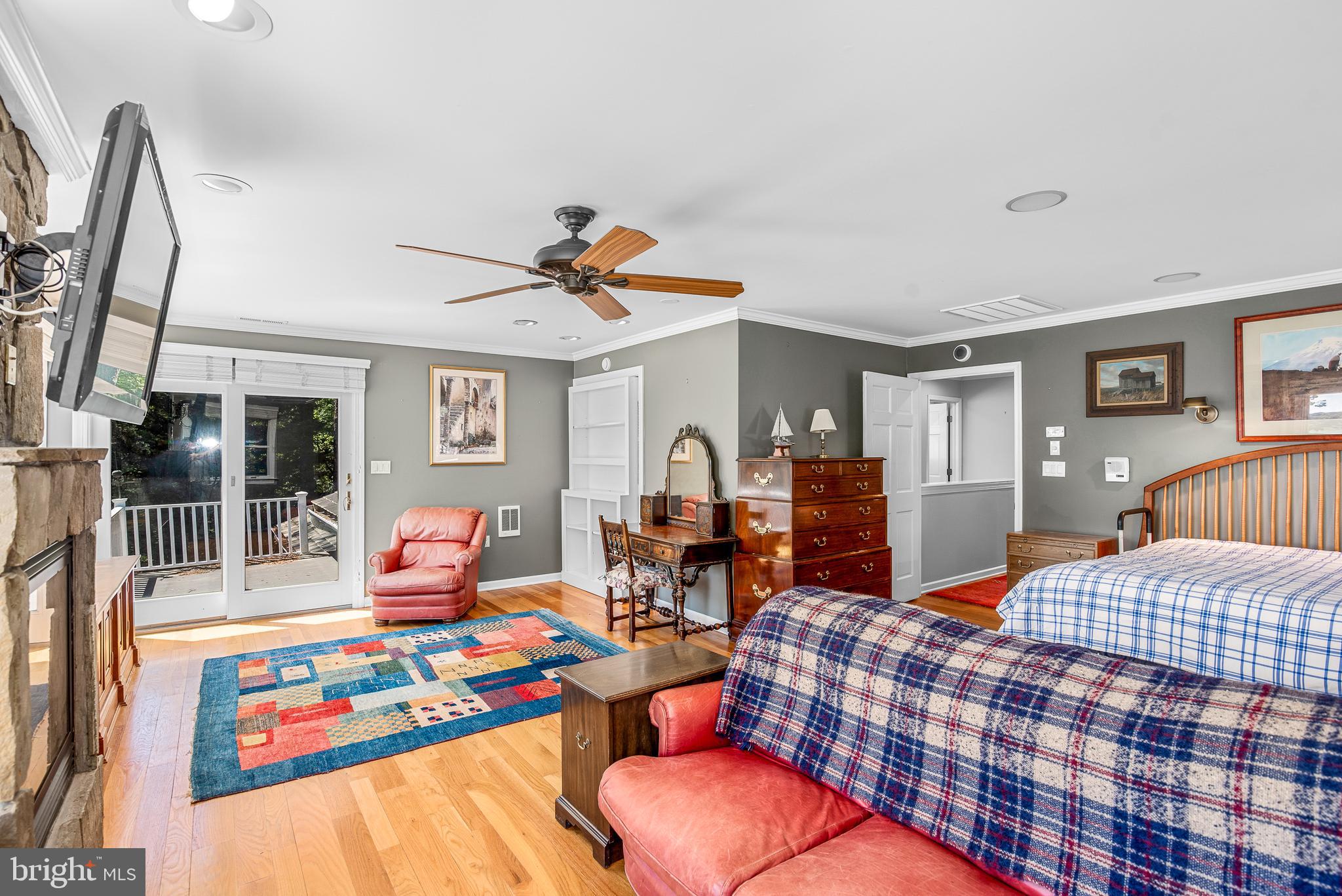 6884 Travelers Rest Cir