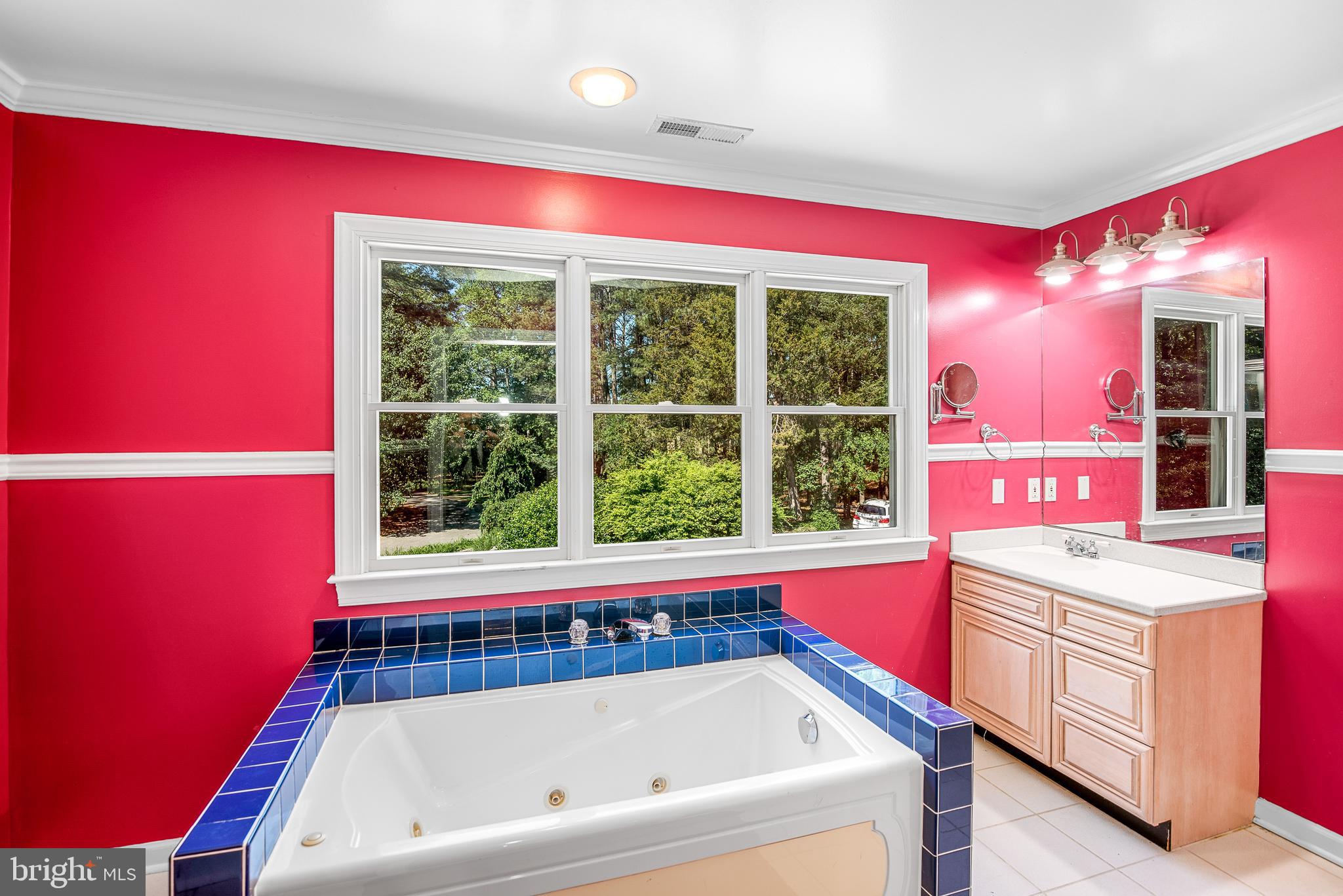 6884 Travelers Rest Cir