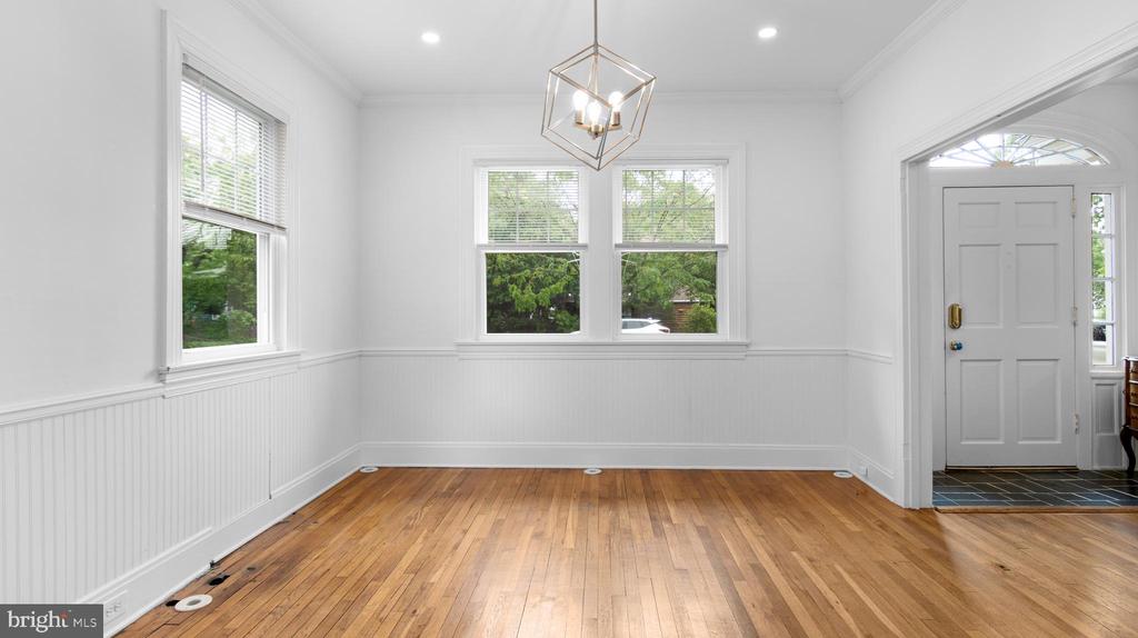 315 S AURORA ST