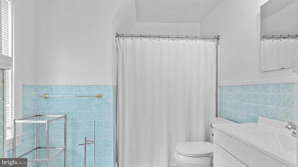 315 S AURORA ST