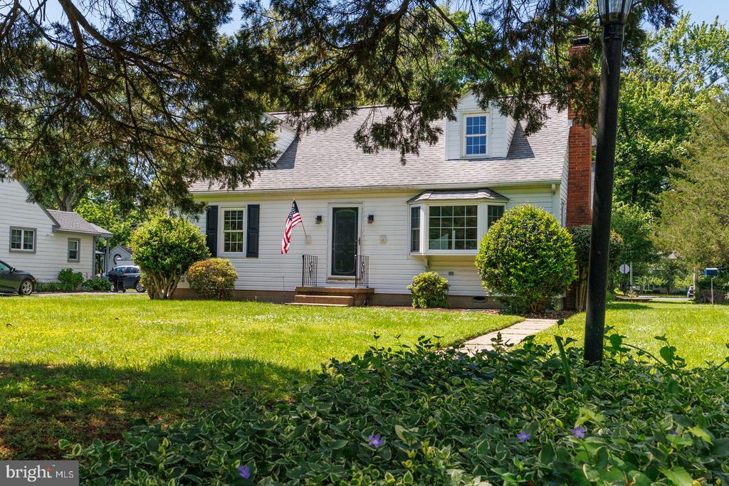 407 Arbor Pl