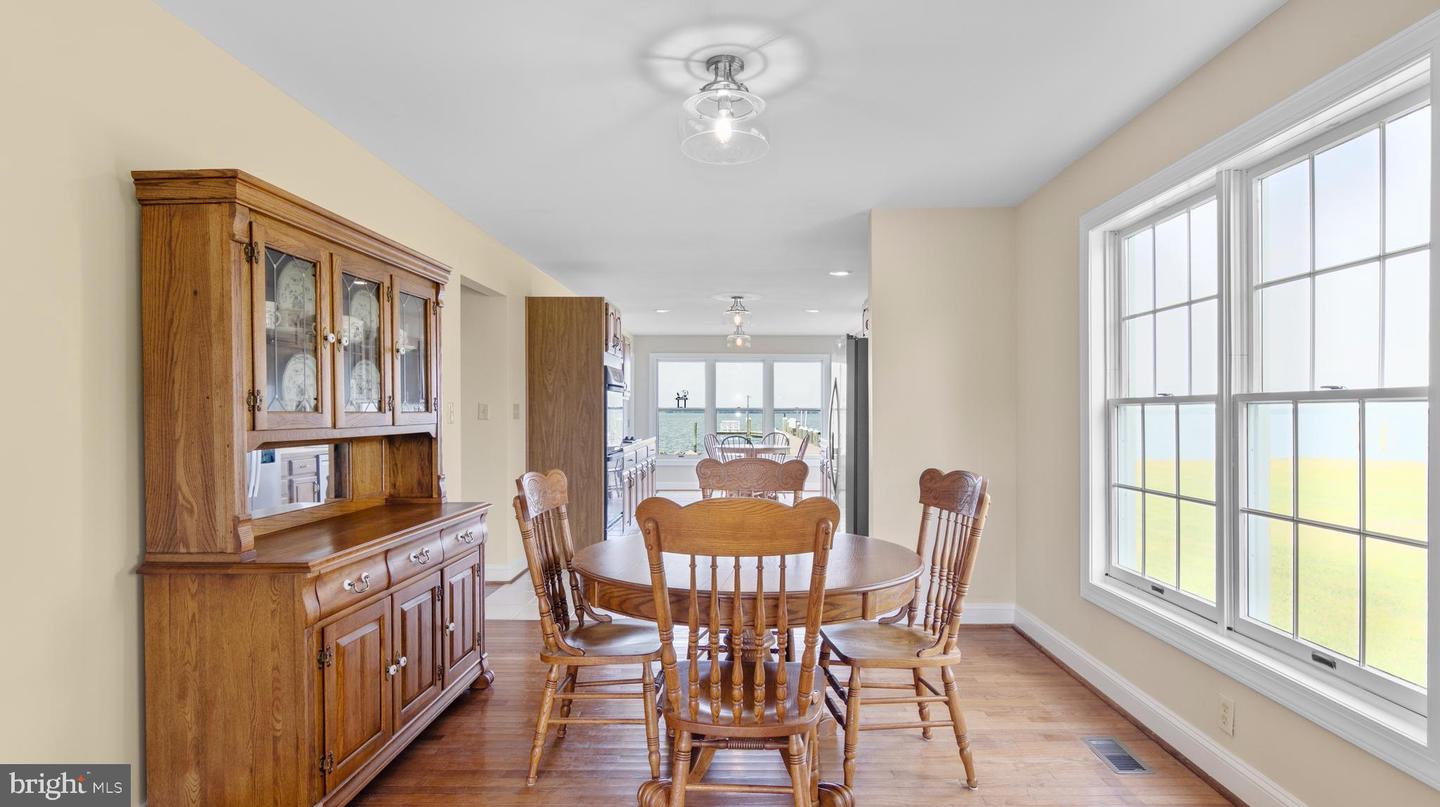1702 Ferry Point Ct