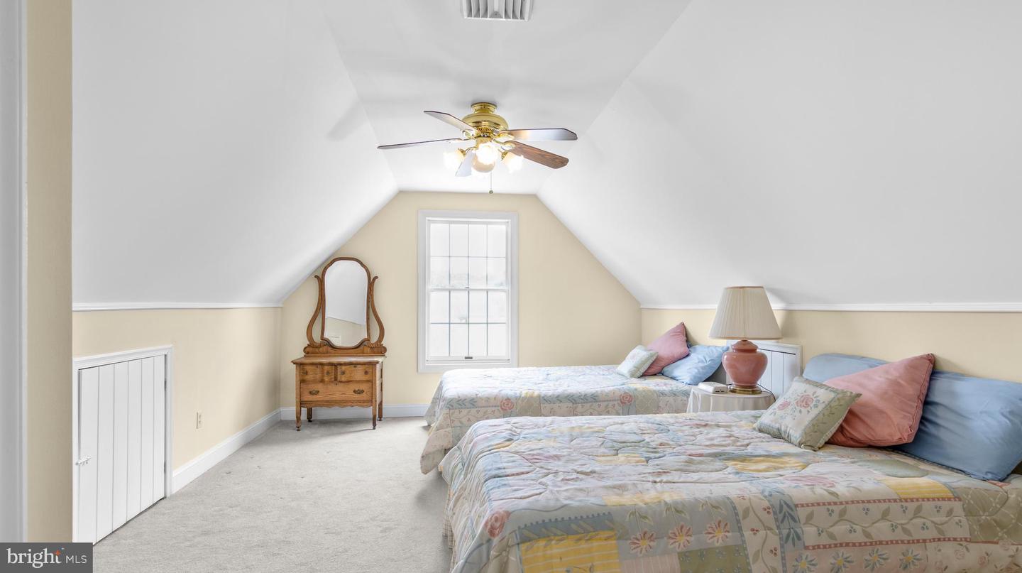 1702 Ferry Point Ct