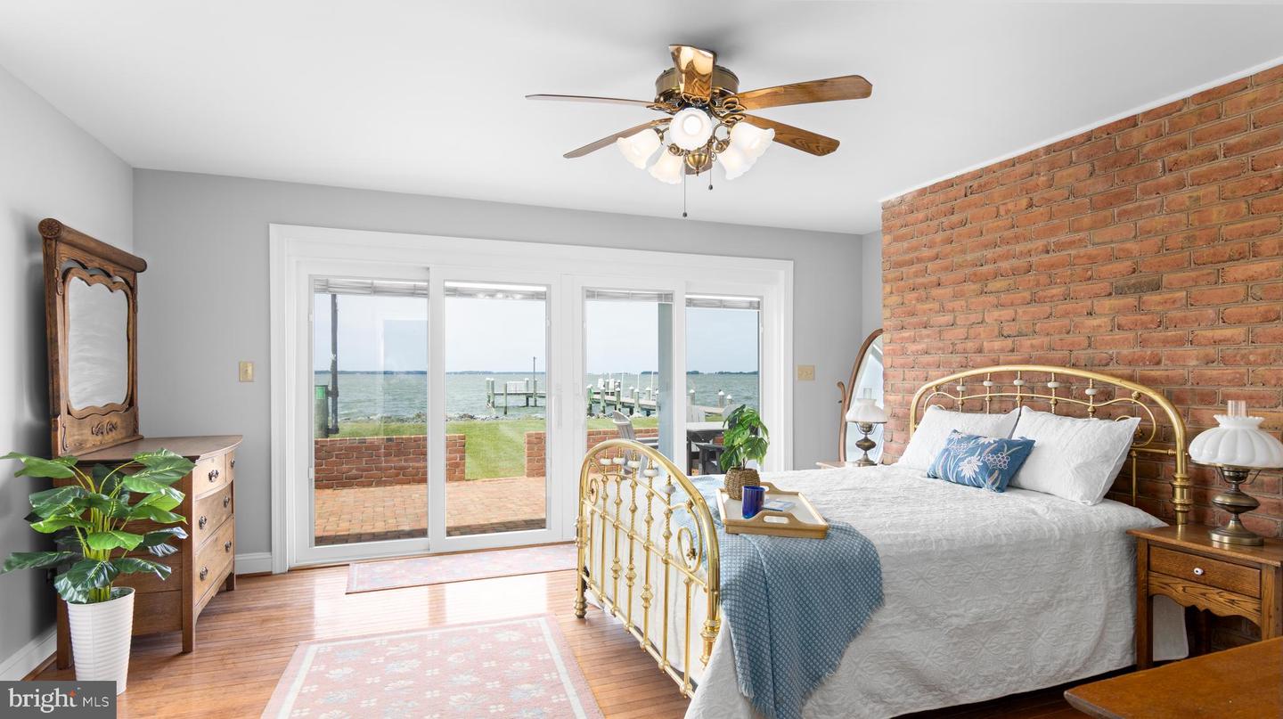 1702 Ferry Point Ct