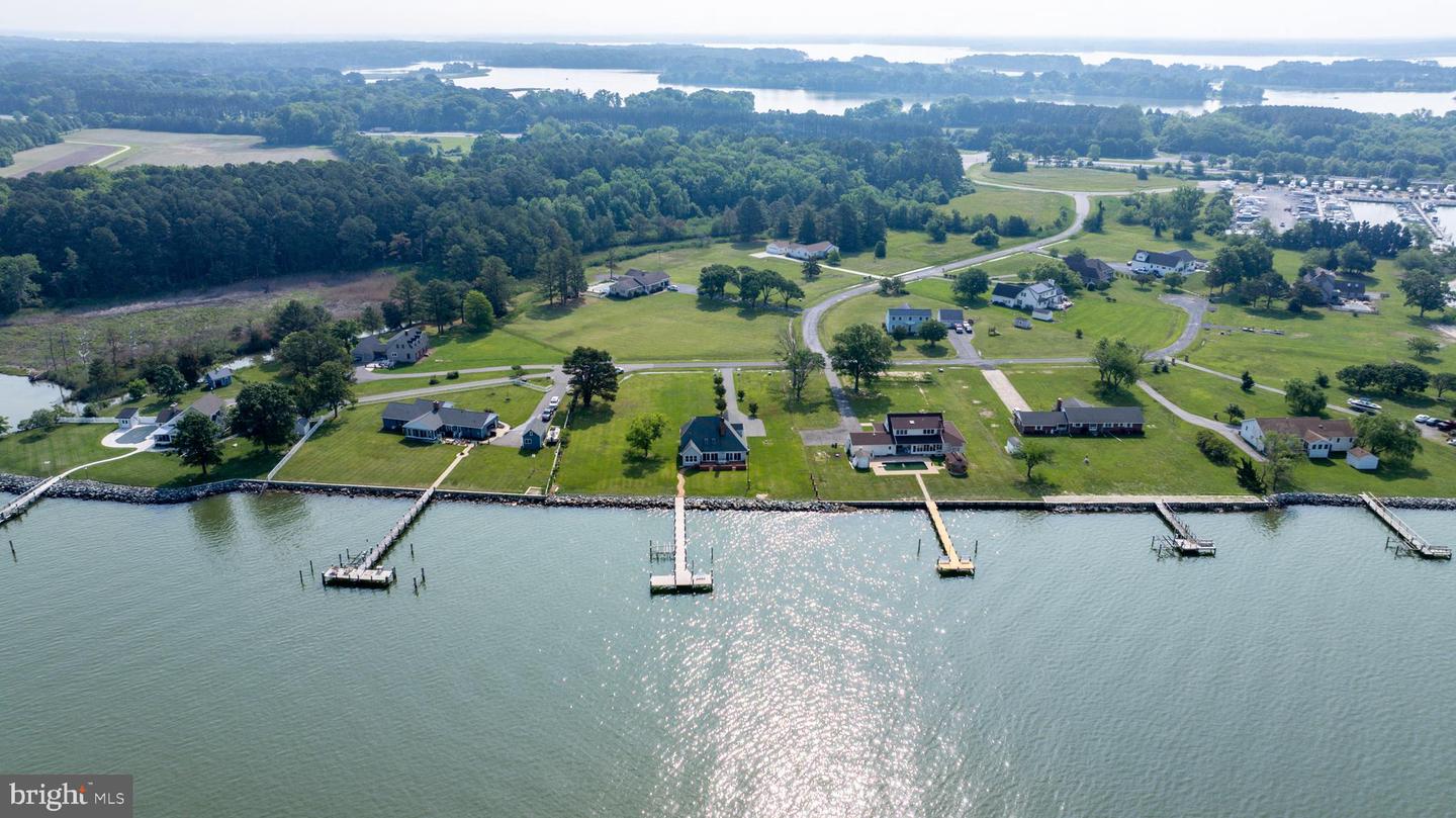 1702 Ferry Point Ct